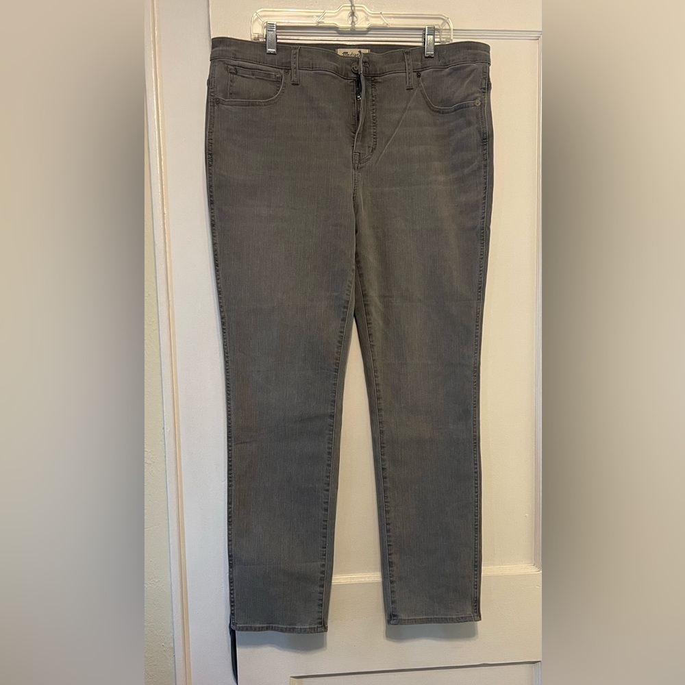 Madewell Womens Mid Rise Stovepipe jeans size 33 gray never worn